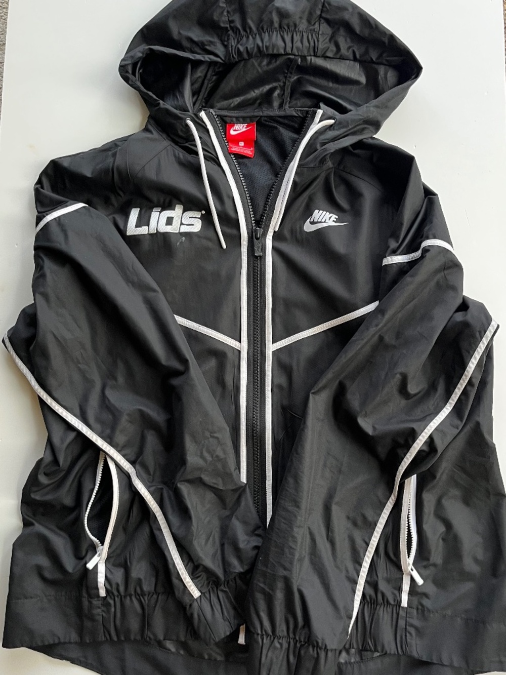 Nike sportswear Windrunner black Jacket size large